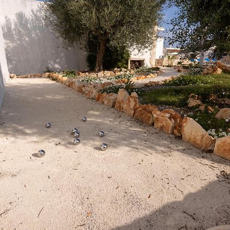 Villa With Trullo And Pool, Alberobello Exterior foto