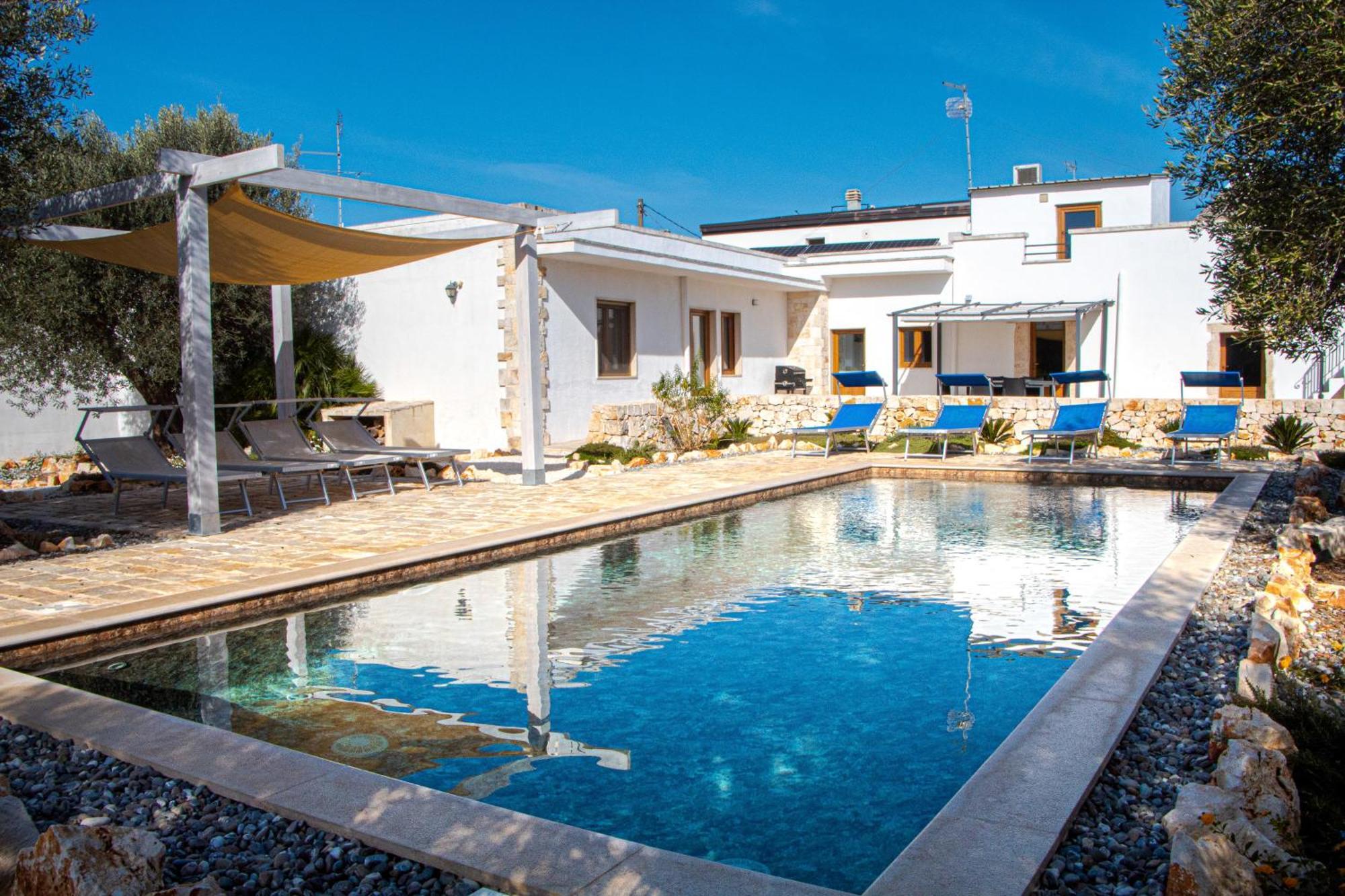Villa With Trullo And Pool, Alberobello Exterior foto