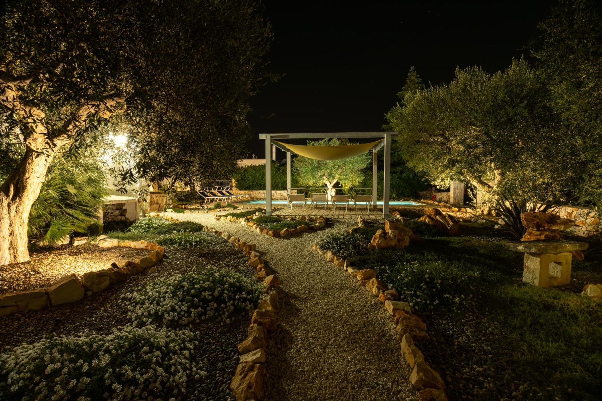 Villa With Trullo And Pool, Alberobello Exterior foto