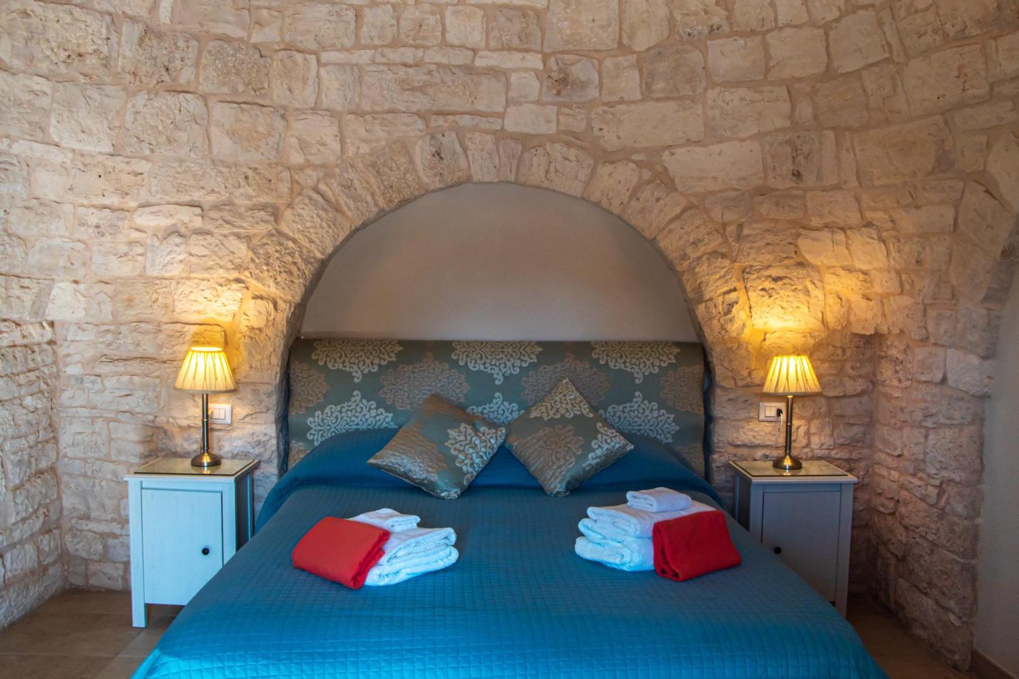 Villa With Trullo And Pool, Alberobello Exterior foto