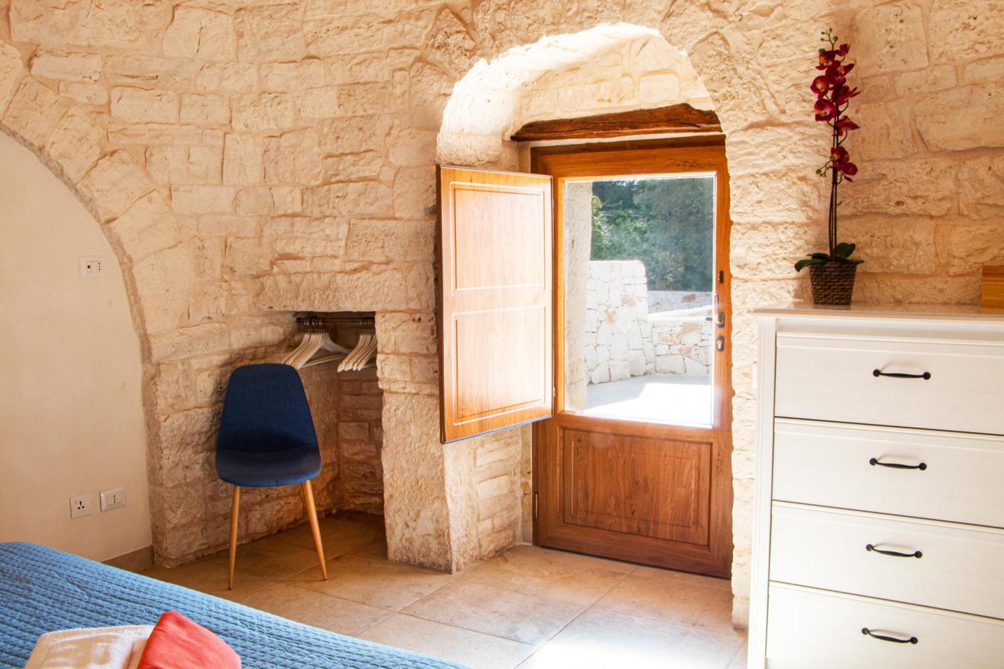 Villa With Trullo And Pool, Alberobello Exterior foto